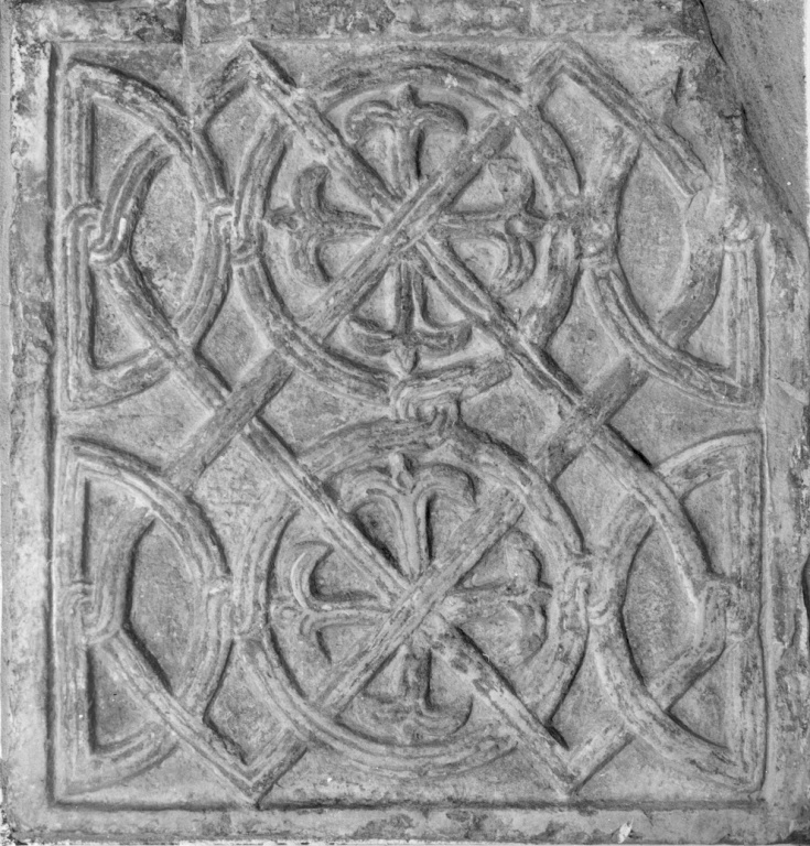 motivi decorativi geometrici (rilievo) - ambito romano (secc. VIII/ IX)