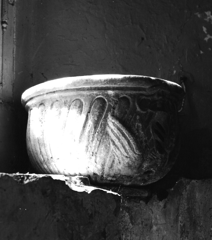 acquasantiera - ambito romano (prima metà sec. XVII)