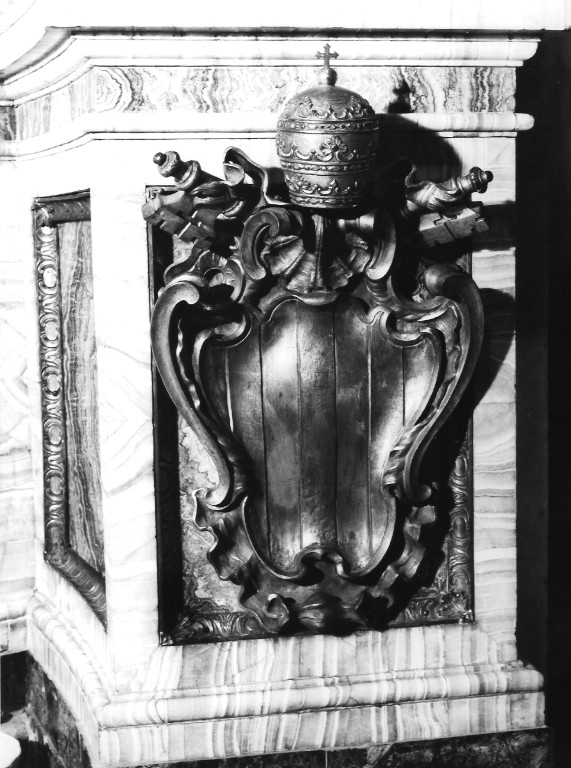 altare maggiore di Fuga Ferdinando (attribuito), Della Valle Filippo (attribuito), Ludovisi Bernardino (attribuito) (sec. XVIII)