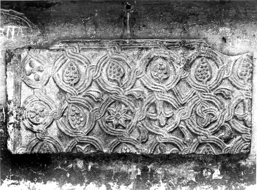 pluteo, frammento - ambito romano (sec. VIII)