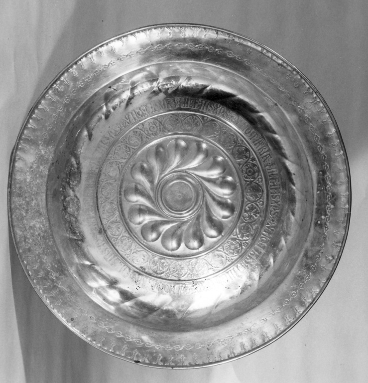 piatto per elemosine - ambito romano (secc. XVI/ XVII)
