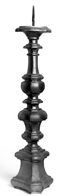 candeliere d'altare, serie - ambito italiano (fine sec. XIX)