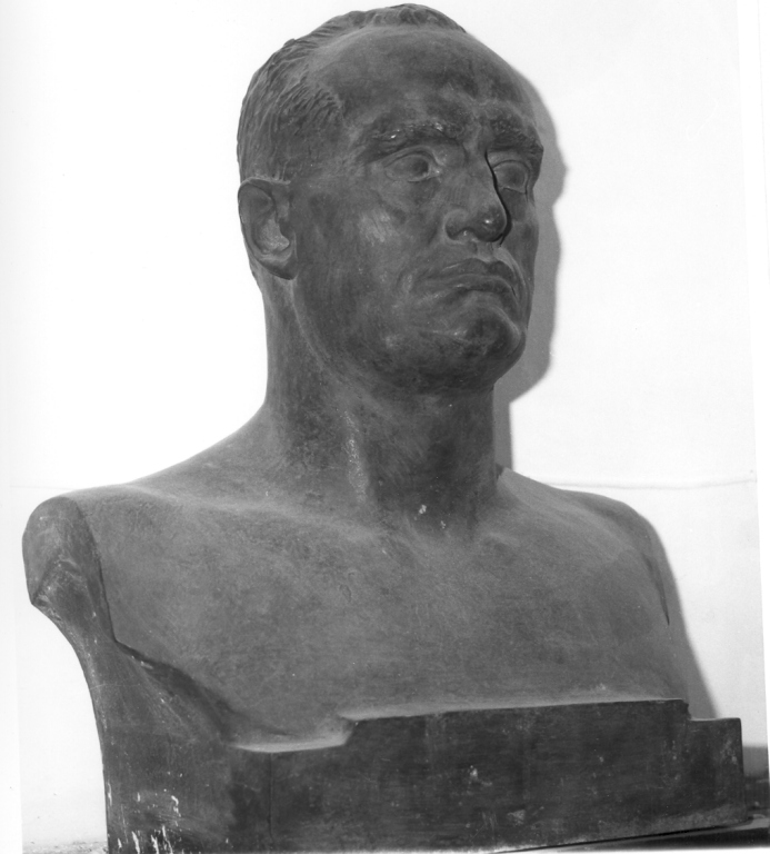 Ritratto di Benito Mussolini (busto) di Tonnini Giuseppe (attribuito) (prima metà sec. XX)
