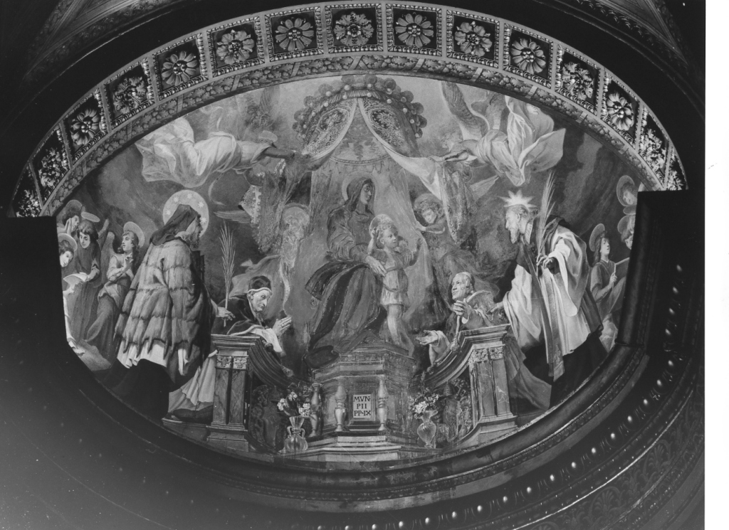 Madonna con Bambino tra i SS. Giovanni Nepomuceno, Giovanni Sarkander e Pio IX e Benedetto XIII (dipinto) di Seitz Ludwig (sec. XX)