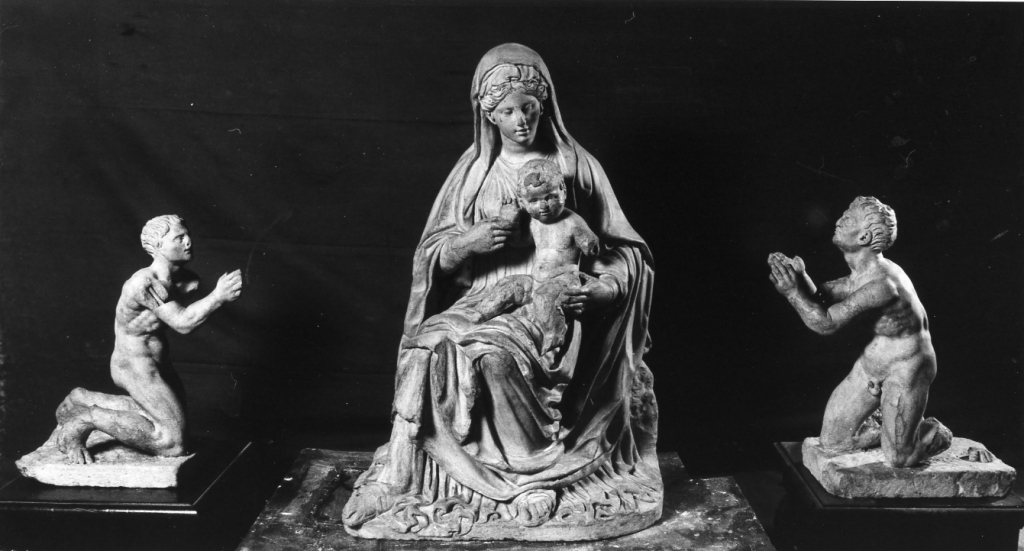 Madonna con Bambino e due anime del Purgatorio (gruppo scultoreo) di Lante Bartolomeo (prima metà sec. XVI)