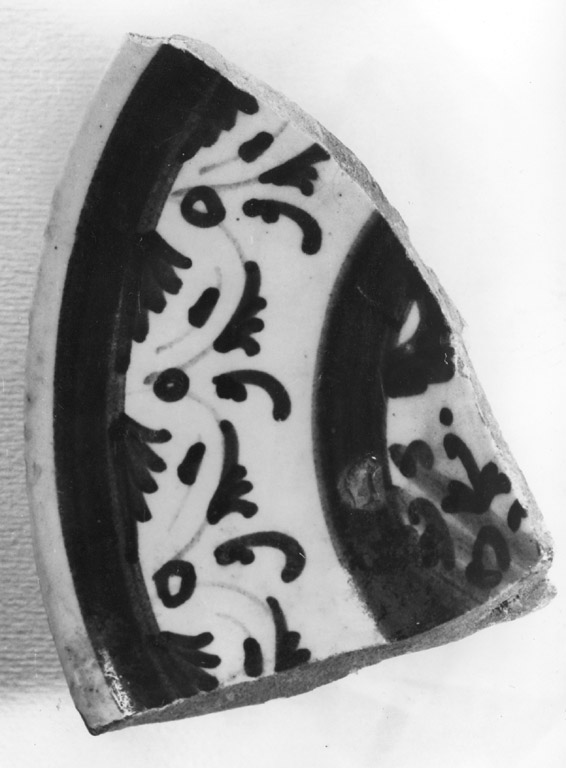 piattino, frammento - manifattura faentina (prima metà sec. XVI)