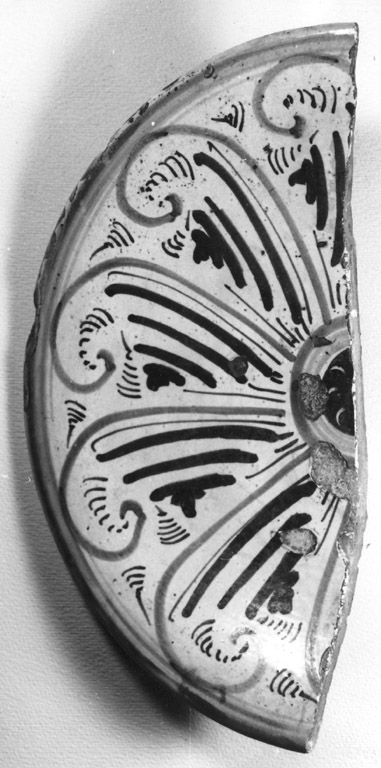 piatto, frammento - manifattura romana (metà sec. XVI)