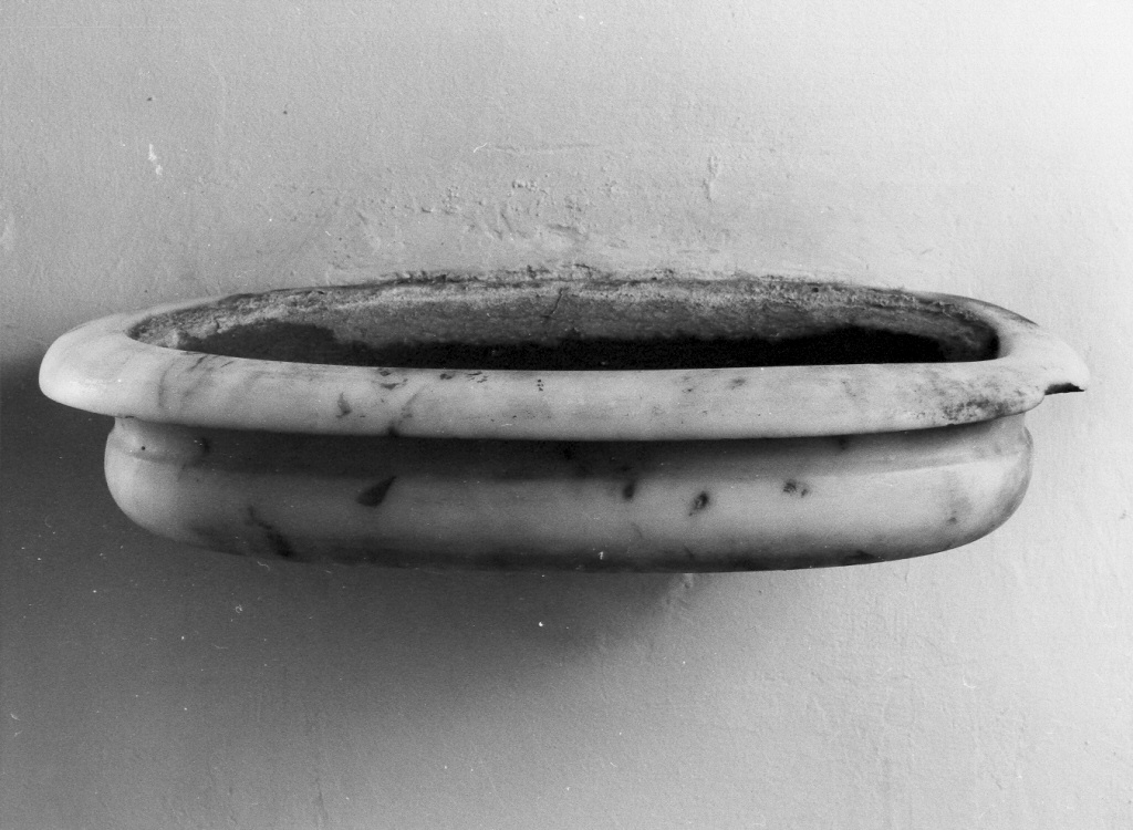 acquasantiera - ambito romano (seconda metà sec. XVII)