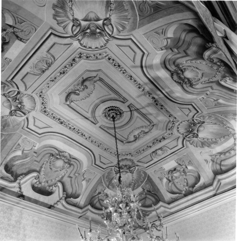 motivo decorativo a valve di conchiglia (soffitto dipinto) di Brugnoli Annibale (cerchia) (sec. XIX)