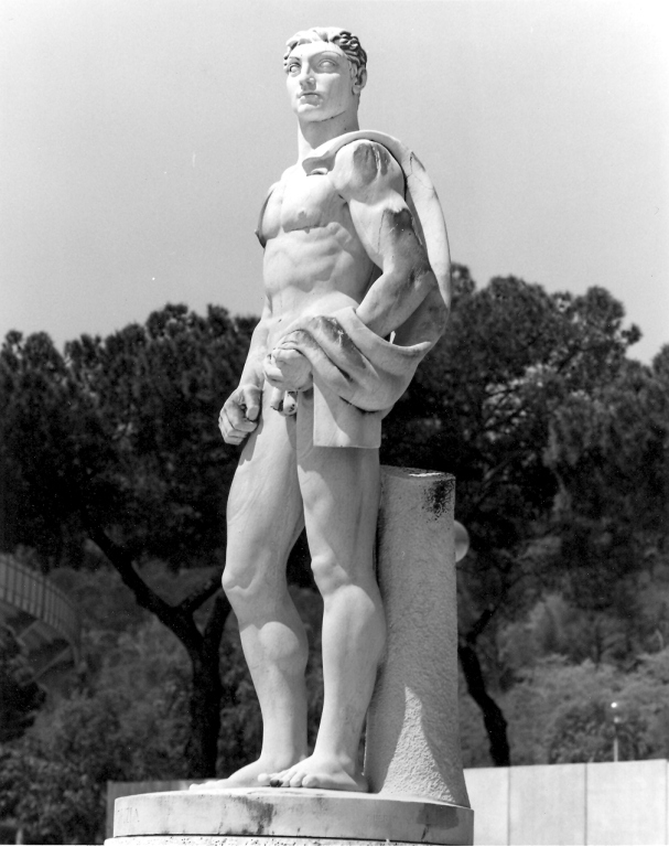 atleta in riposo (scultura) di Bertolino Tommaso (sec. XX)