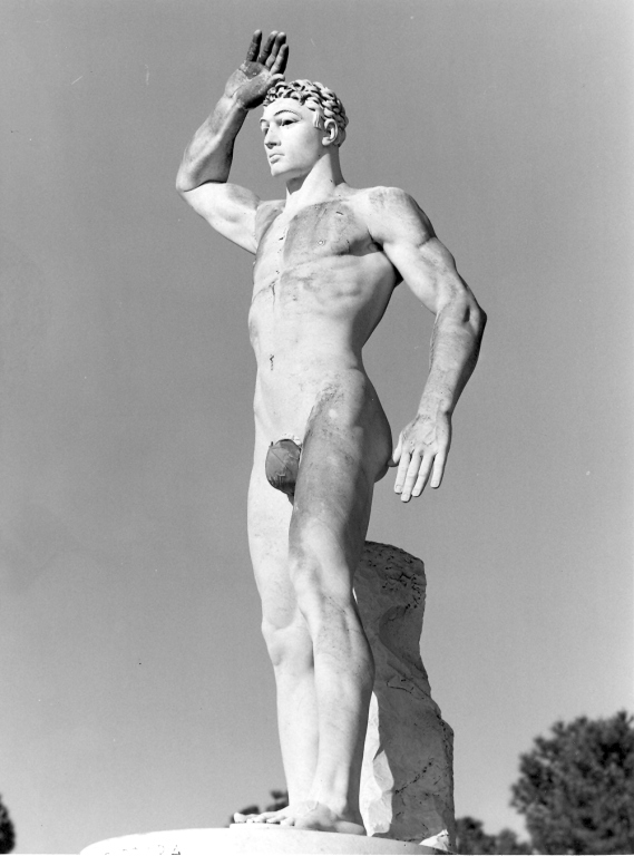 atleta che saluta (scultura) di Buttini Aldo (sec. XX)