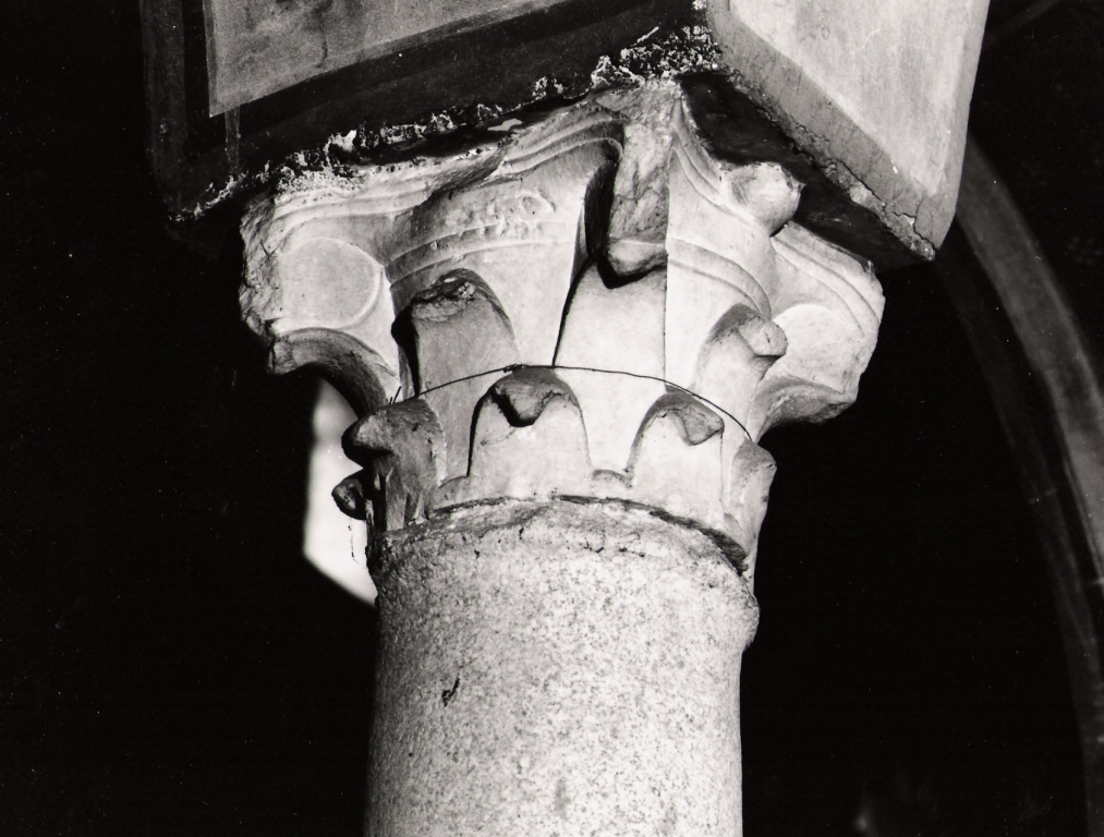 capitello corinzio - ambito romano (sec. XII)