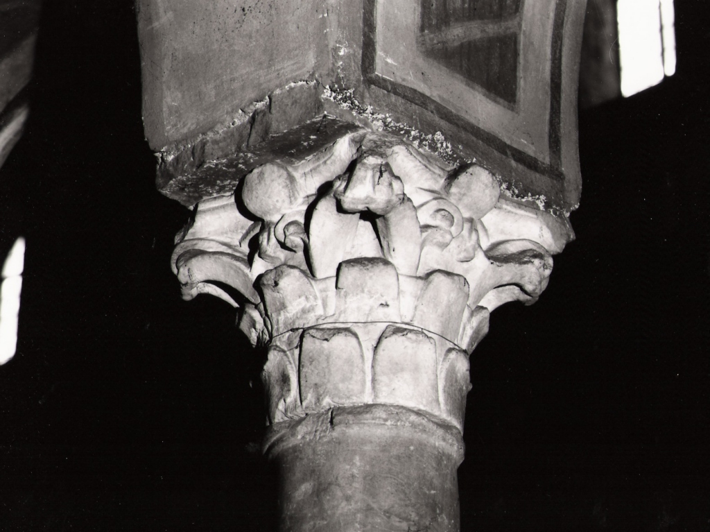 capitello corinzio - ambito romano (sec. XII)