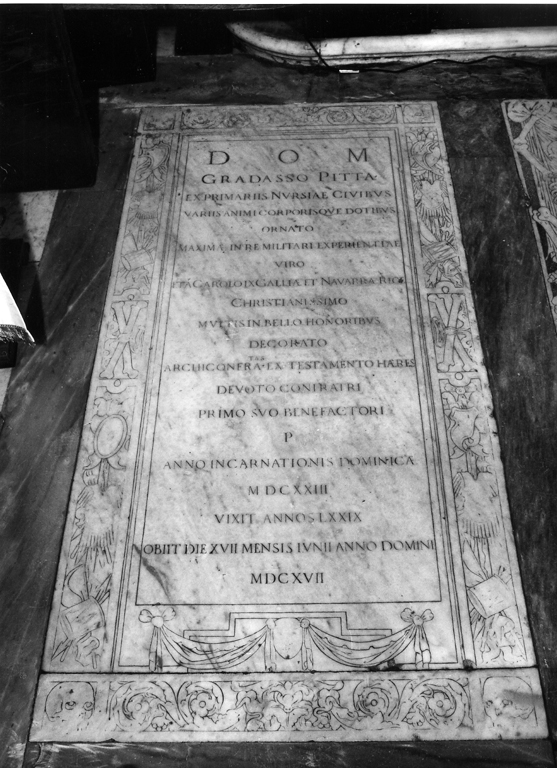 lapide tombale - ambito romano (sec. XVII)