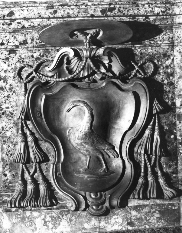 stemma del cardinale Erasmo Parravicini (rilievo, coppia) di Posi Paolo (sec. XVIII)