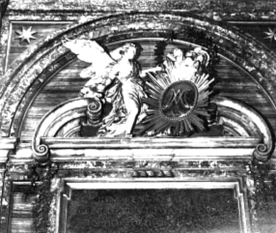 angelo e cherubini con monogramma mariano (gruppo scultoreo, coppia) di Posi Paolo (sec. XVIII)