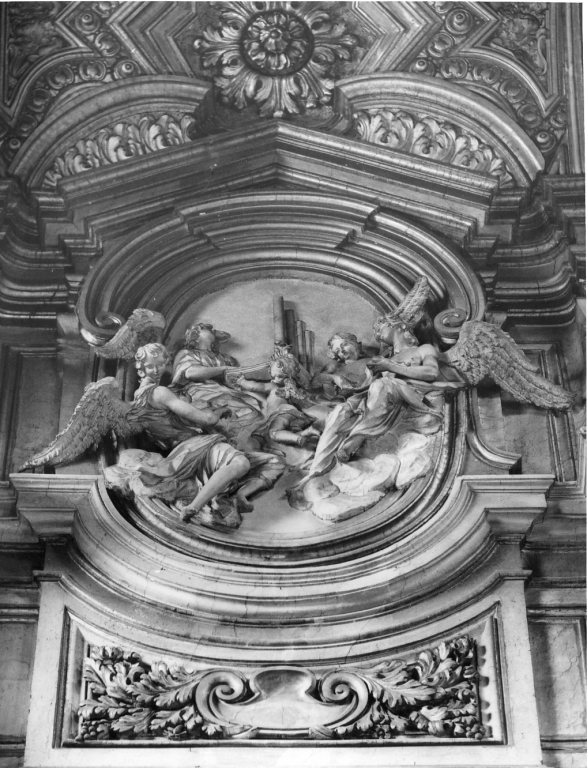 angeli musicanti con organo (rilievo) di Fancelli Cosimo (sec. XVII)