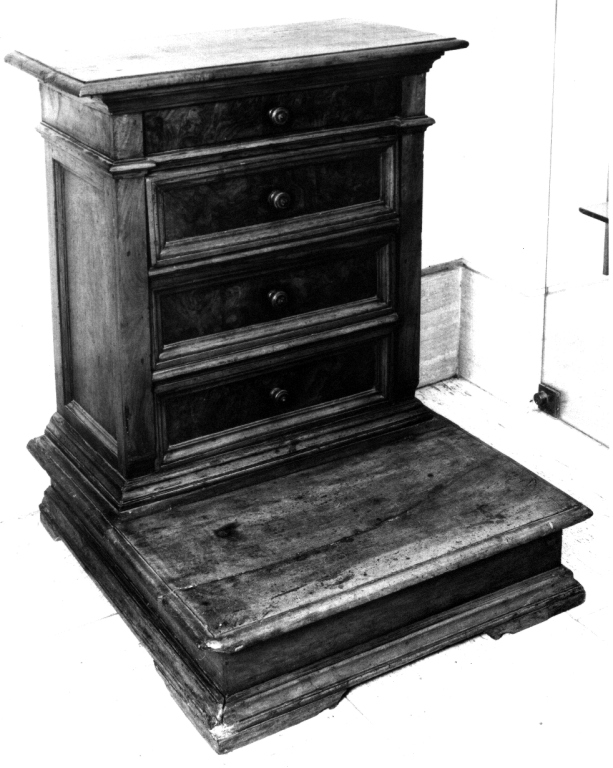 inginocchiatoio - ambito romano (fine/inizio secc. XVIII/ XIX)