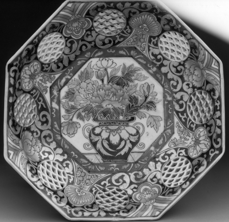 piatto - manifattura di Arita/ Imari (prima metà sec. XVIII)