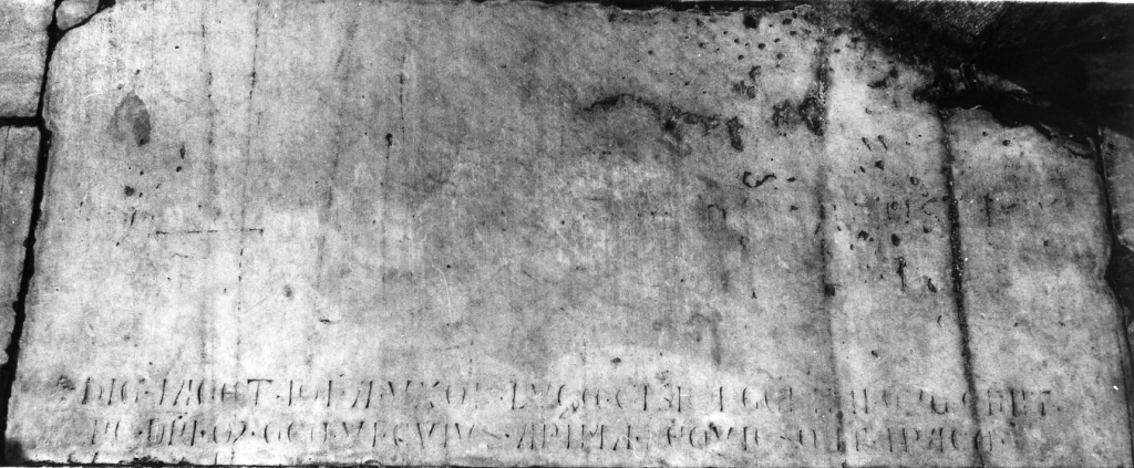 lapide tombale - bottega romana (sec. XIV)