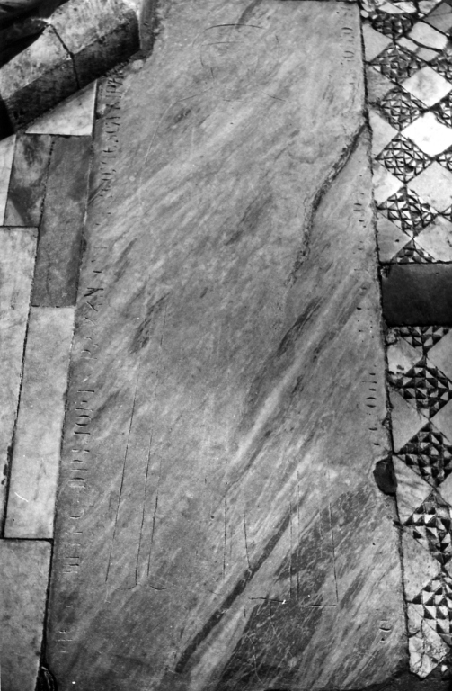 lapide tombale - bottega romana (sec. XIV)