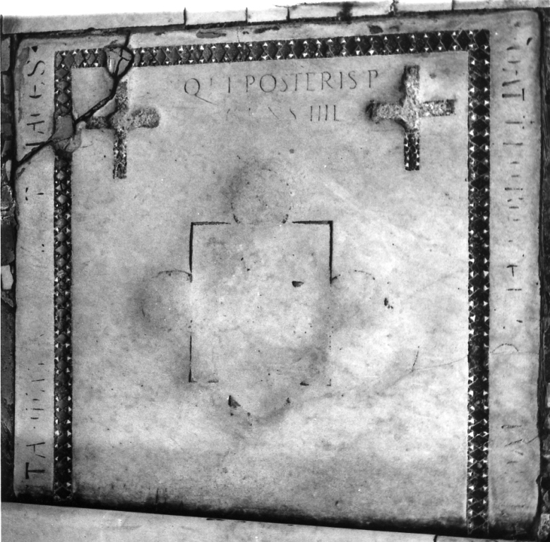 lapide tombale - bottega romana (fine/inizio secc. XIII/ XIV, sec. XVII)