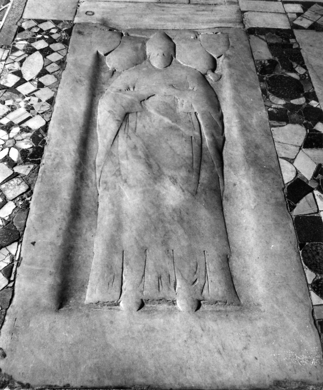 ritratto di donna con gallo (lapide tombale) - bottega romana (sec. XV)