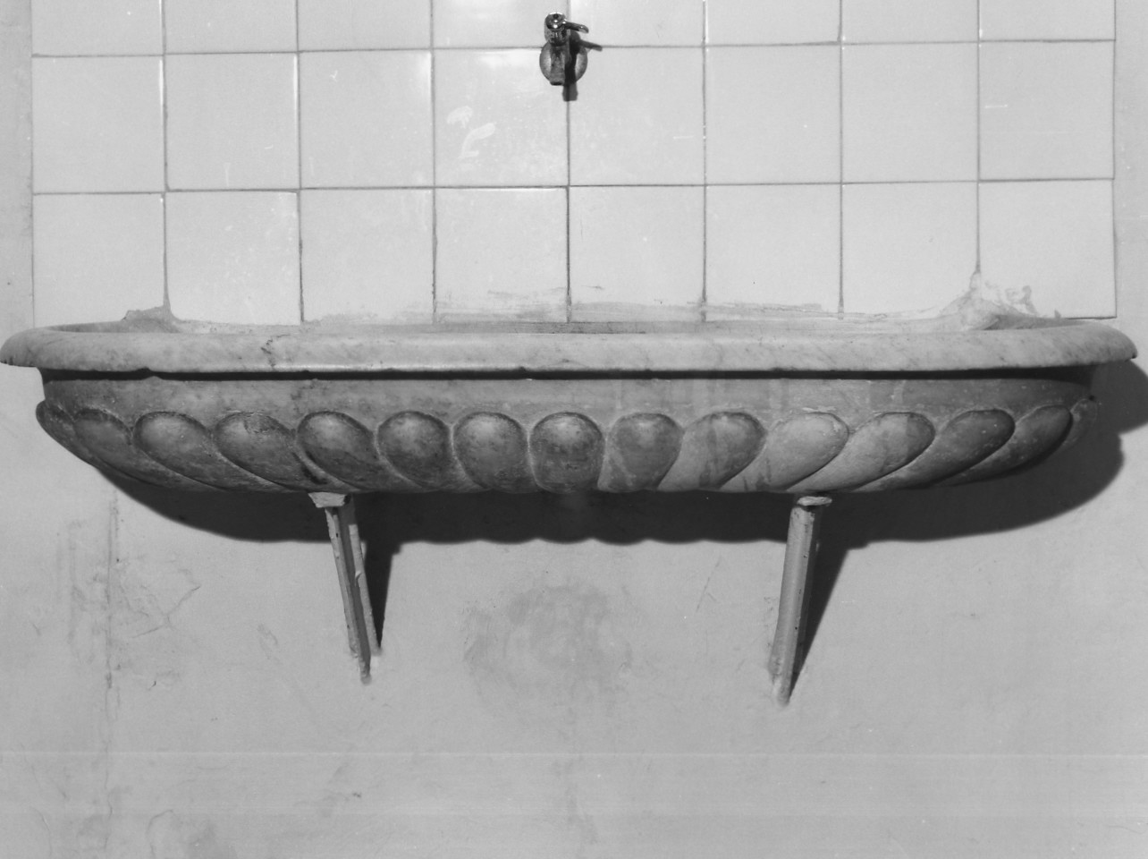 lavabo da sacrestia - bottega romana (sec. XVIII)