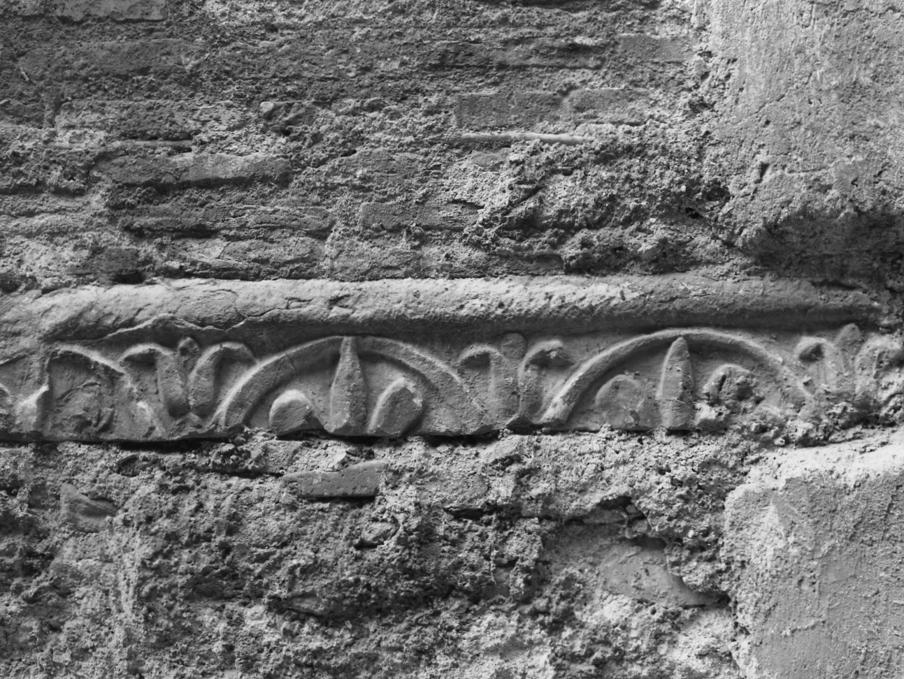 rilievo, frammento - bottega romana (sec. XIII)