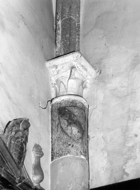 capitello di colonna, serie - bottega romana (secc. I/ IV, sec. IX)