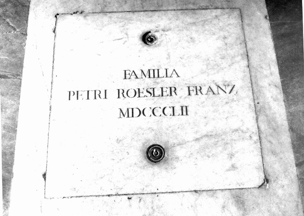 lapide tombale - ambito romano (sec. XIX)