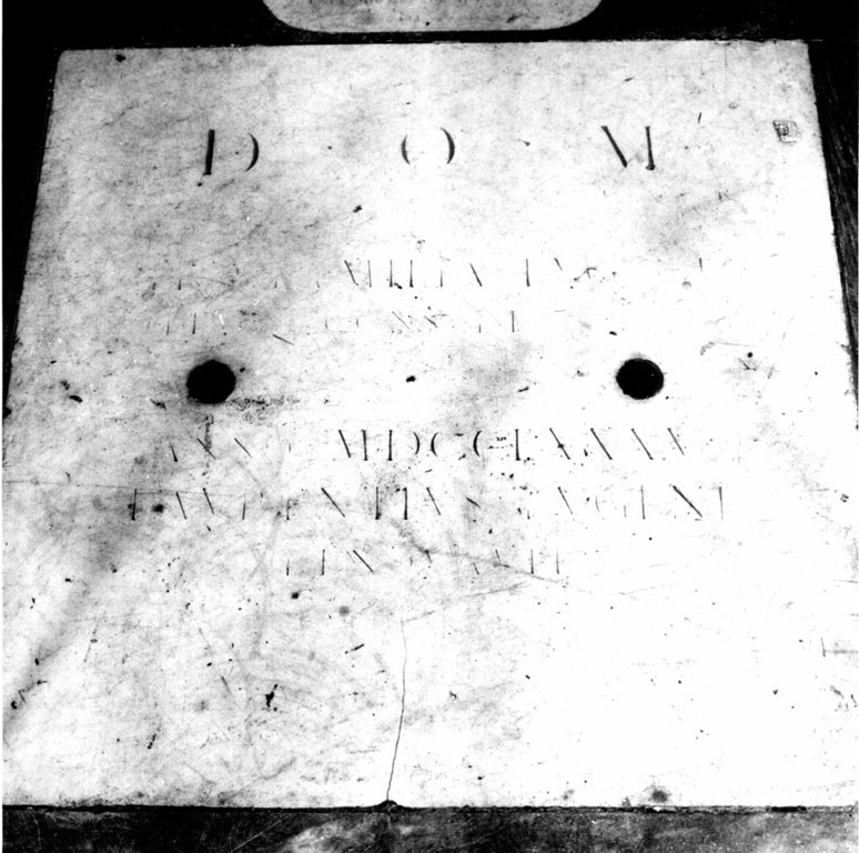 lapide tombale - ambito romano (sec. XVIII)