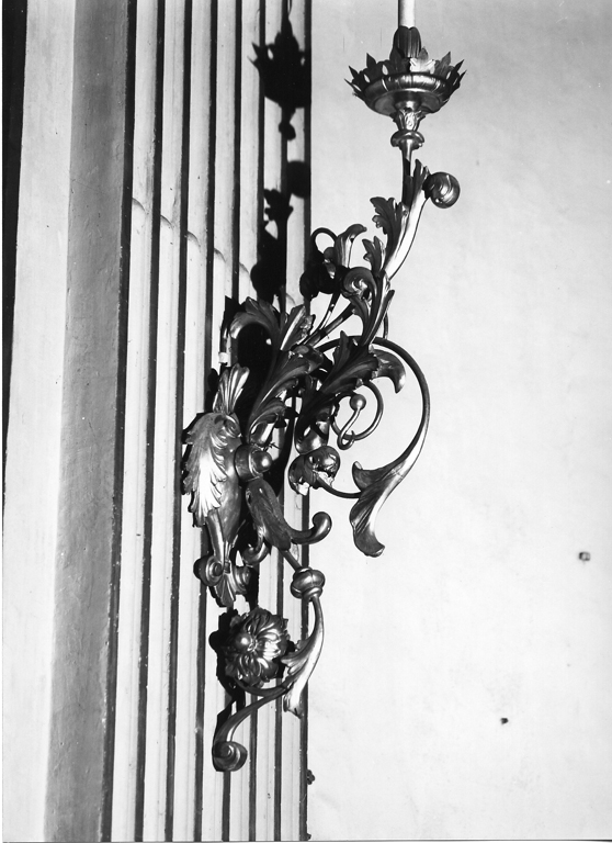 candeliere da parete, coppia - ambito romano (primo quarto sec. XX)