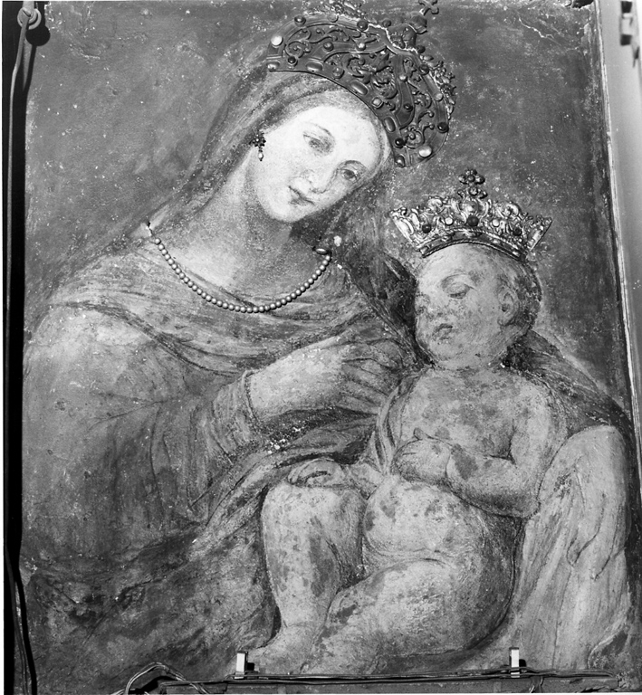 Madonna con Bambino (dipinto, elemento d'insieme) di Gagliardi Bernardino (sec. XVII)
