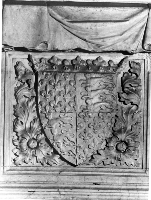 Stemma della corona inglese (?) (rilievo) di Lorenzo di Giovanni d'Ambrogio (attribuito) (sec. XIV)