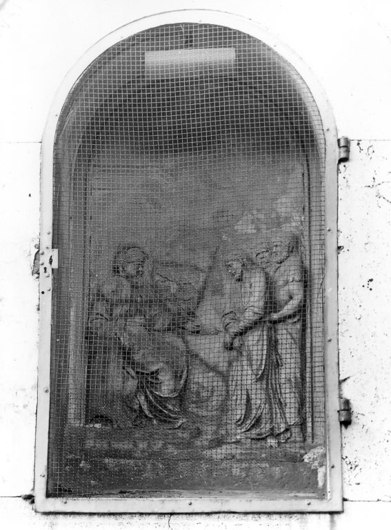 Stazione I: Gesù condannato a morte (rilievo) di Franchi Giuseppe, Mancini Giuseppe (sec. XVIII)
