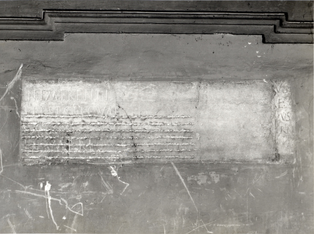 lapide tombale, frammento - bottega Italia centrale (sec. V)