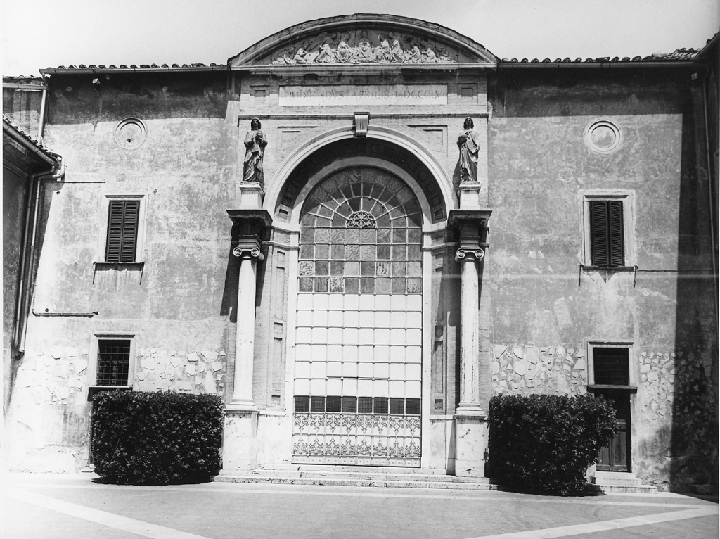 portale - ad arco di Busiri Vici Andrea - bottega romana (sec. XIX)