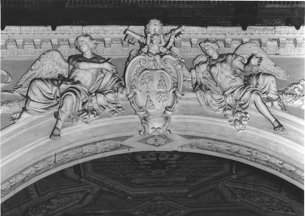 angeli reggistemma (decorazione plastica) - ambito romano (sec. XVII)