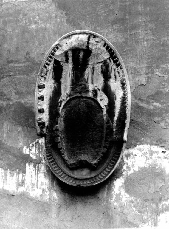 stemma cardinalizio (rilievo) - ambito romano (sec. XV)