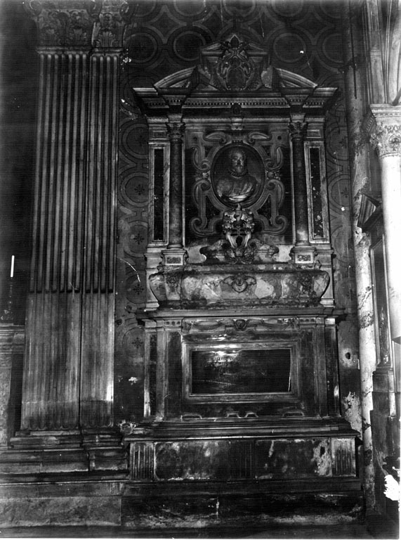 monumento funebre di Della Porta Giacomo (sec. XVI)
