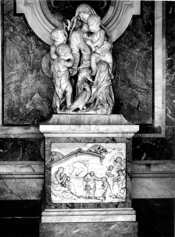 Madonna con Bambino e i santi Giovanni Battista e Giovanni Evangelista bambini (gruppo scultoreo) di Grassia Francesco detto Siciliano (sec. XVII)