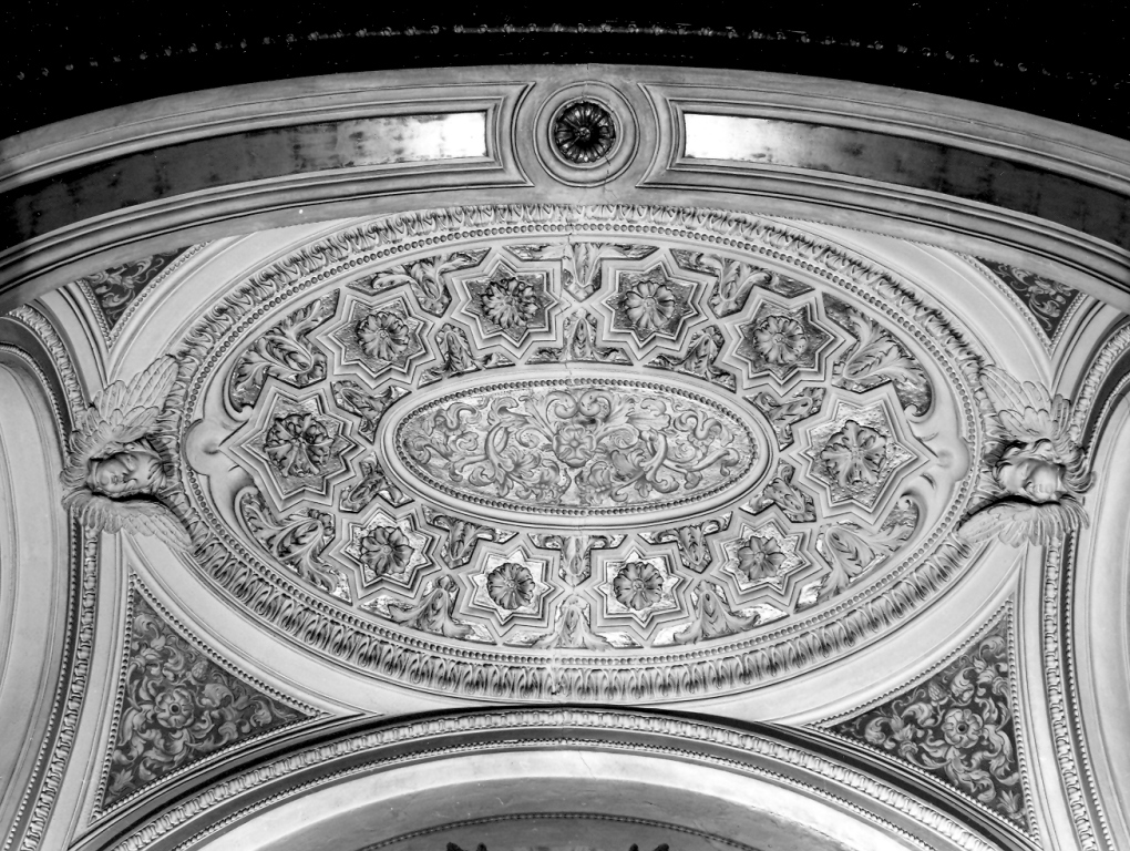 cornice con motivi decorativi geometrici con fiori e foglie di acanto (decorazione plastica) di Cometti Antonio, Cometti Carlo (sec. XVII)