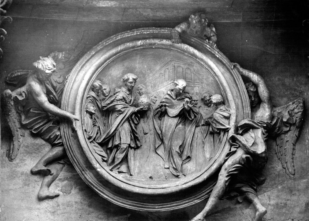 San Filippo Benizi rinuncia alla tiara (rilievo) di Raggi Antonio (sec. XVII)