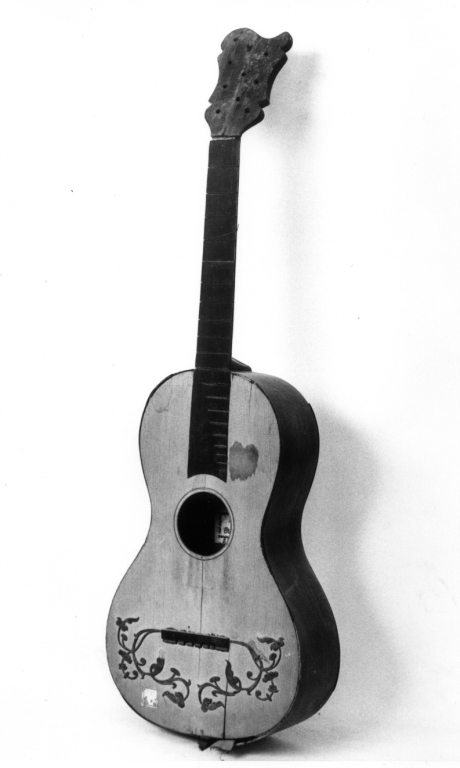 chitarra di Rosa Aloisio (sec. XIX)
