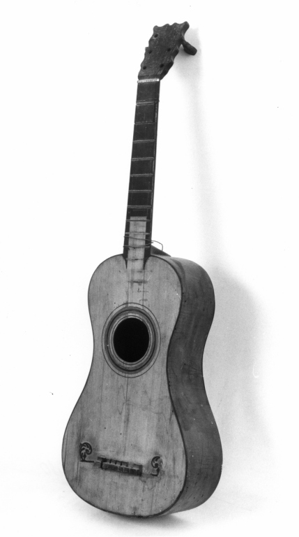 chitarra di Aubry Antoine (attribuito) (sec. XVIII)
