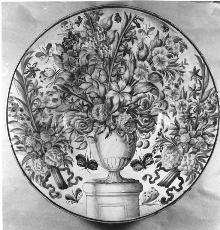 vaso con fiori (piatto) di Fuina Gesualdo (sec. XVIII)