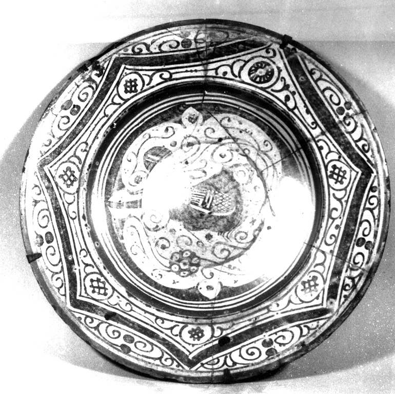 piatto - manifattura di Aragona (prima metà sec. XVII)