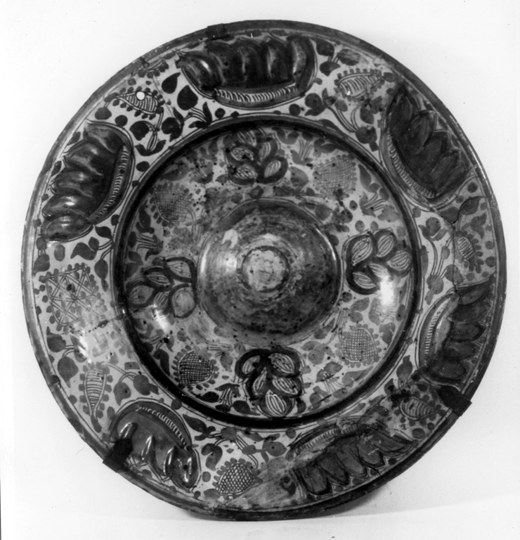 piatto da pompa - manifattura di Aragona (prima metà sec. XVII)