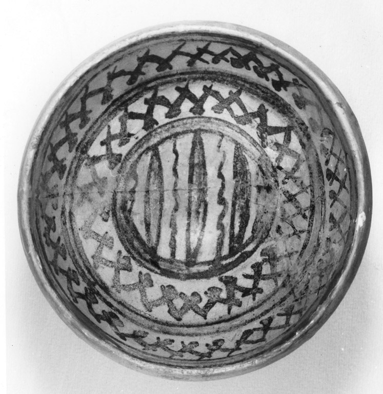 ciotola - manifattura tosco-laziale (fine/inizio secc. XIV/ XV)